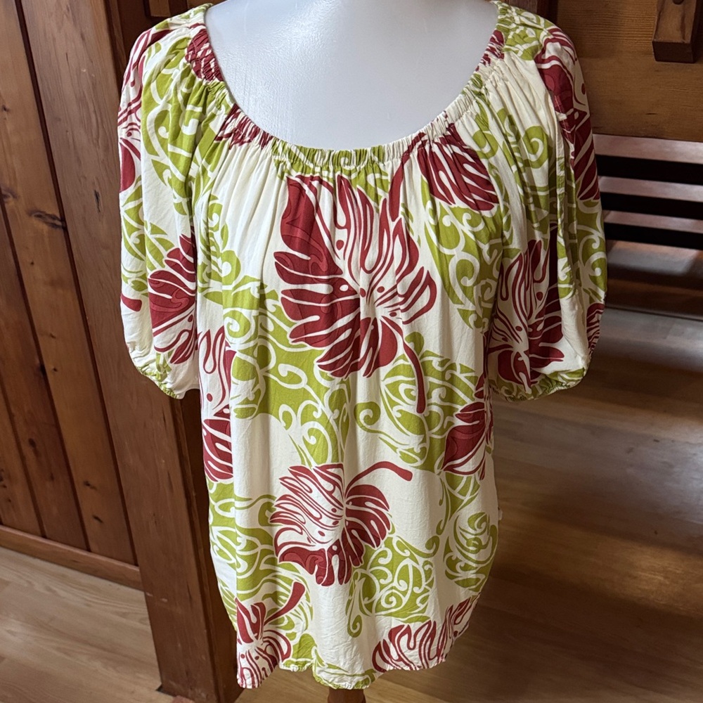 One Papaya Size Large L Floral Women's Blouse in Red Green top shirt Hawaiian